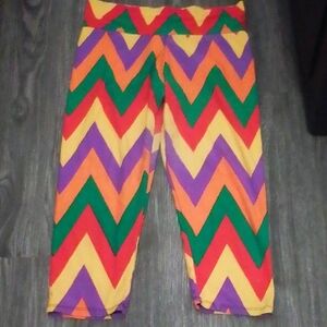 Vibrant Chevron Pattern Kids Leggings